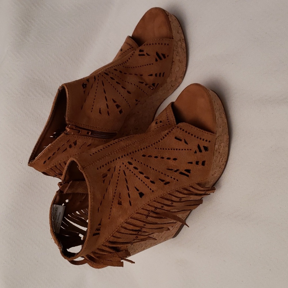Not Rated Cork Wedge Platform Seude look Fringe Size 7.5
